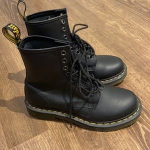 COPY - black doc martens